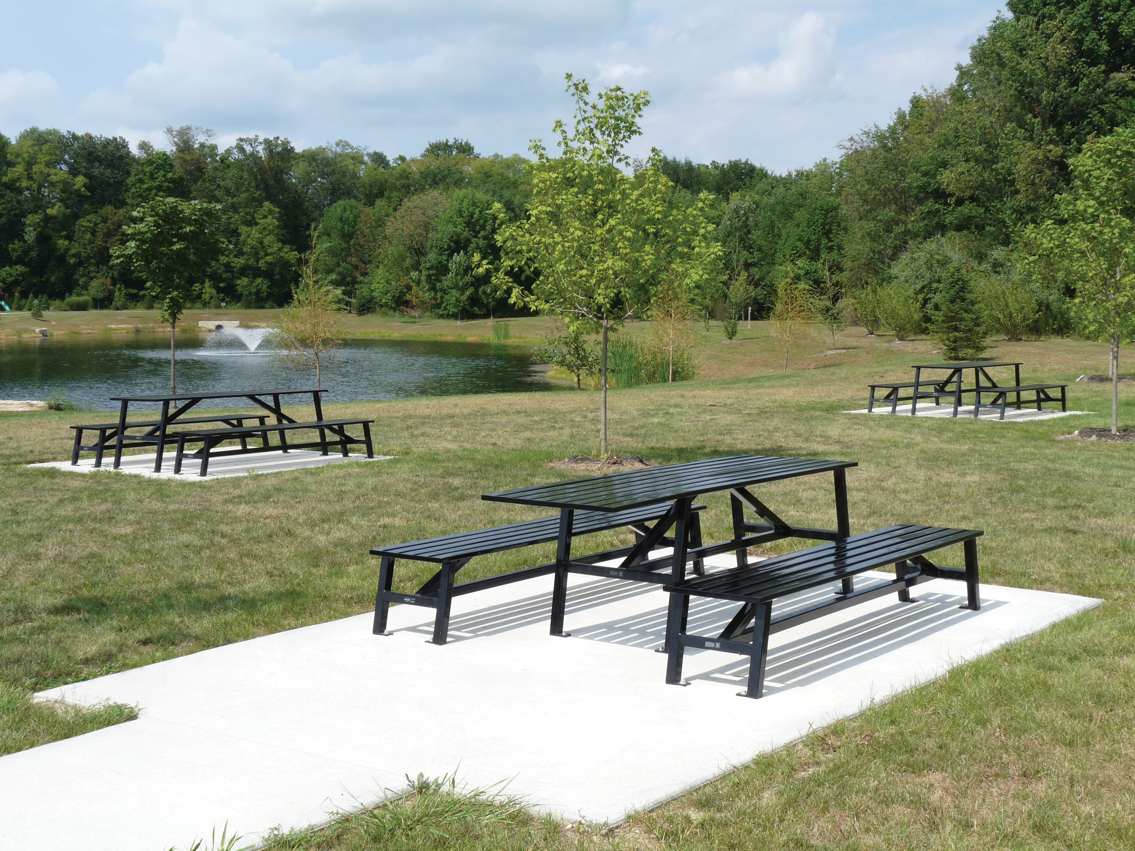 Breakwater Harvest Table 6Ft ADA Glossblack Park