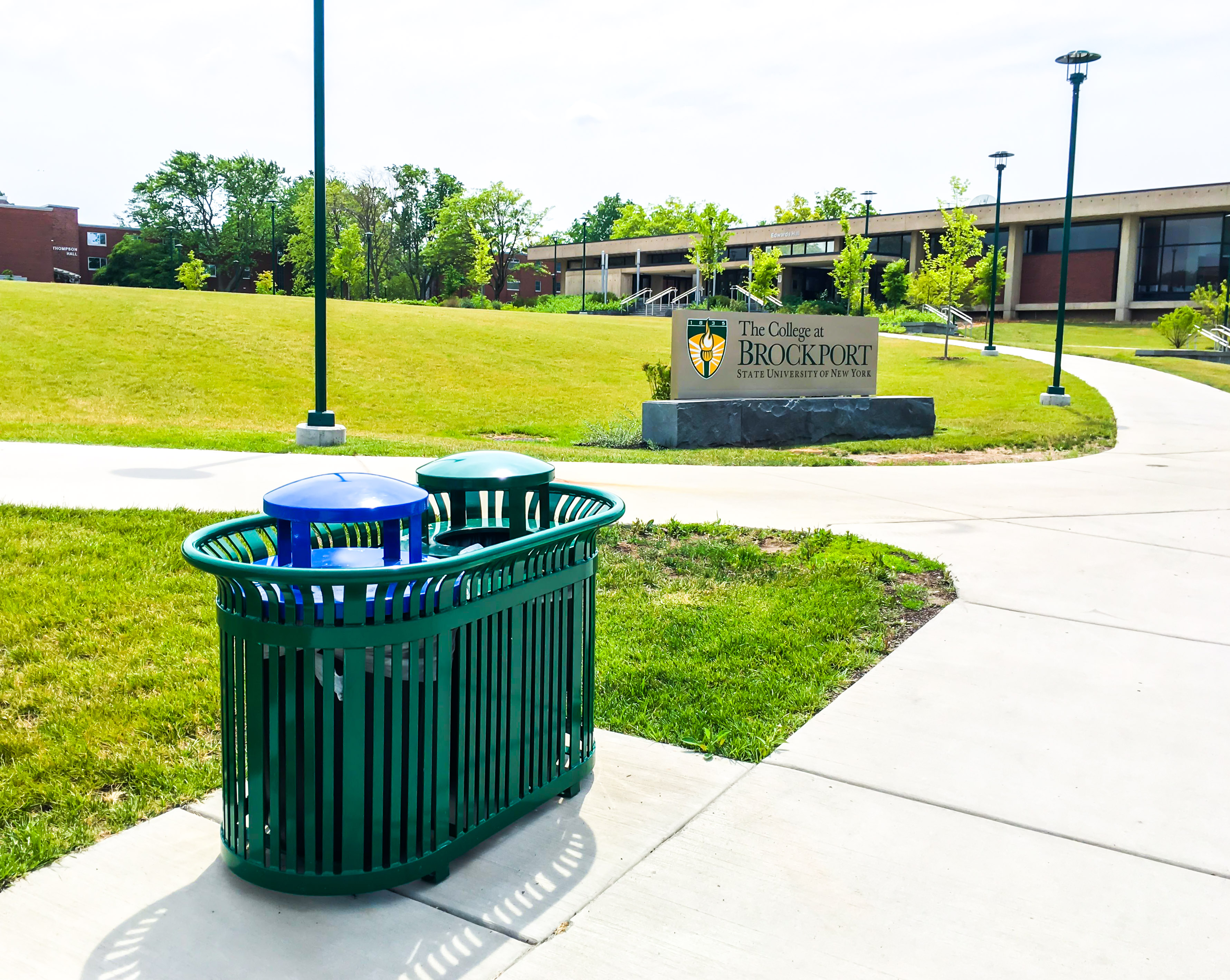 Midtown Dual Litter Recycle Receptacle 32Gal Elevatedlid Evergreen Education University Brockportny
