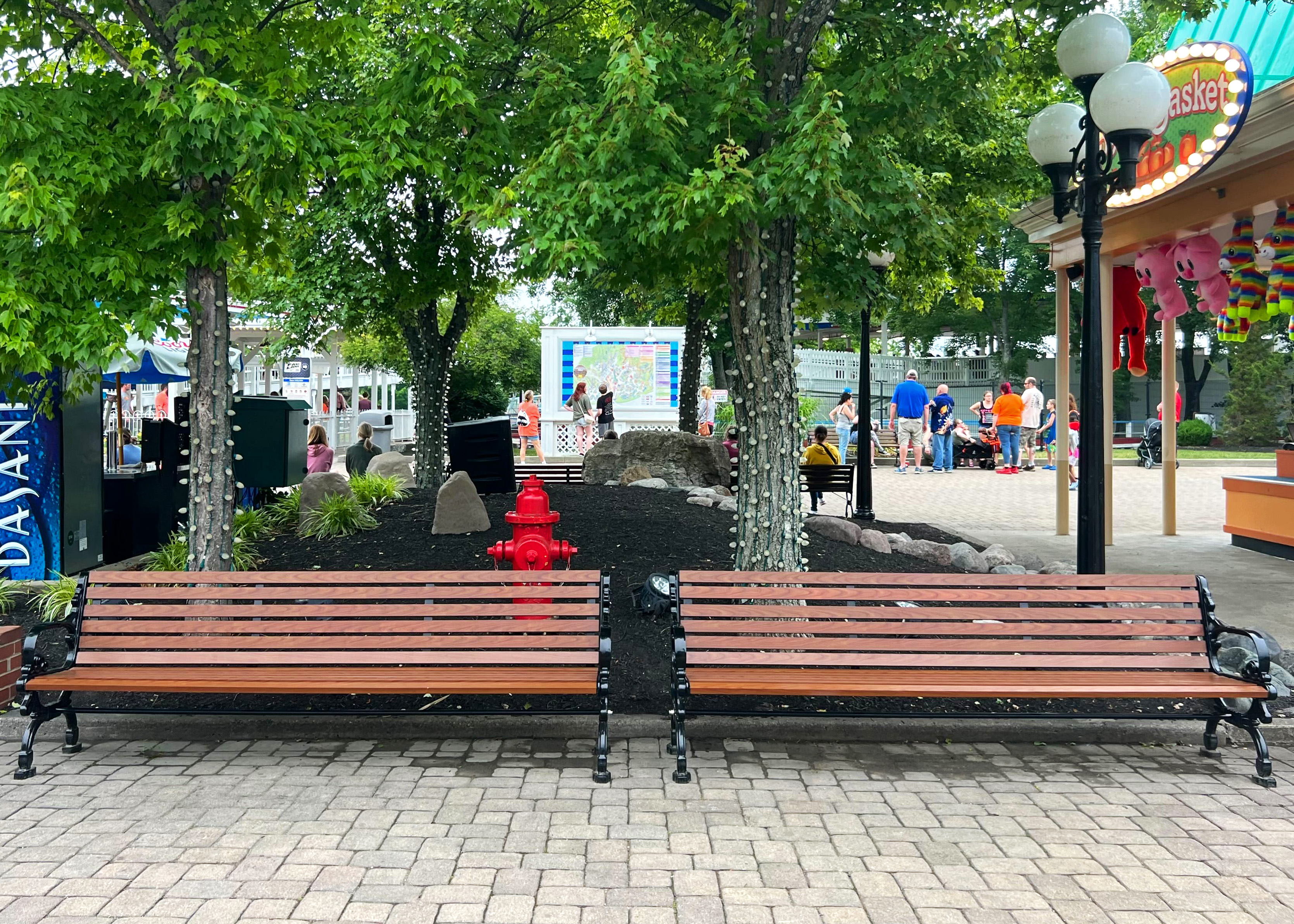 Rosedale Bench With Back 8Ft Glossblack Woodgrainaluminum Cherryflame Entertainment Amusementpark Masonoh