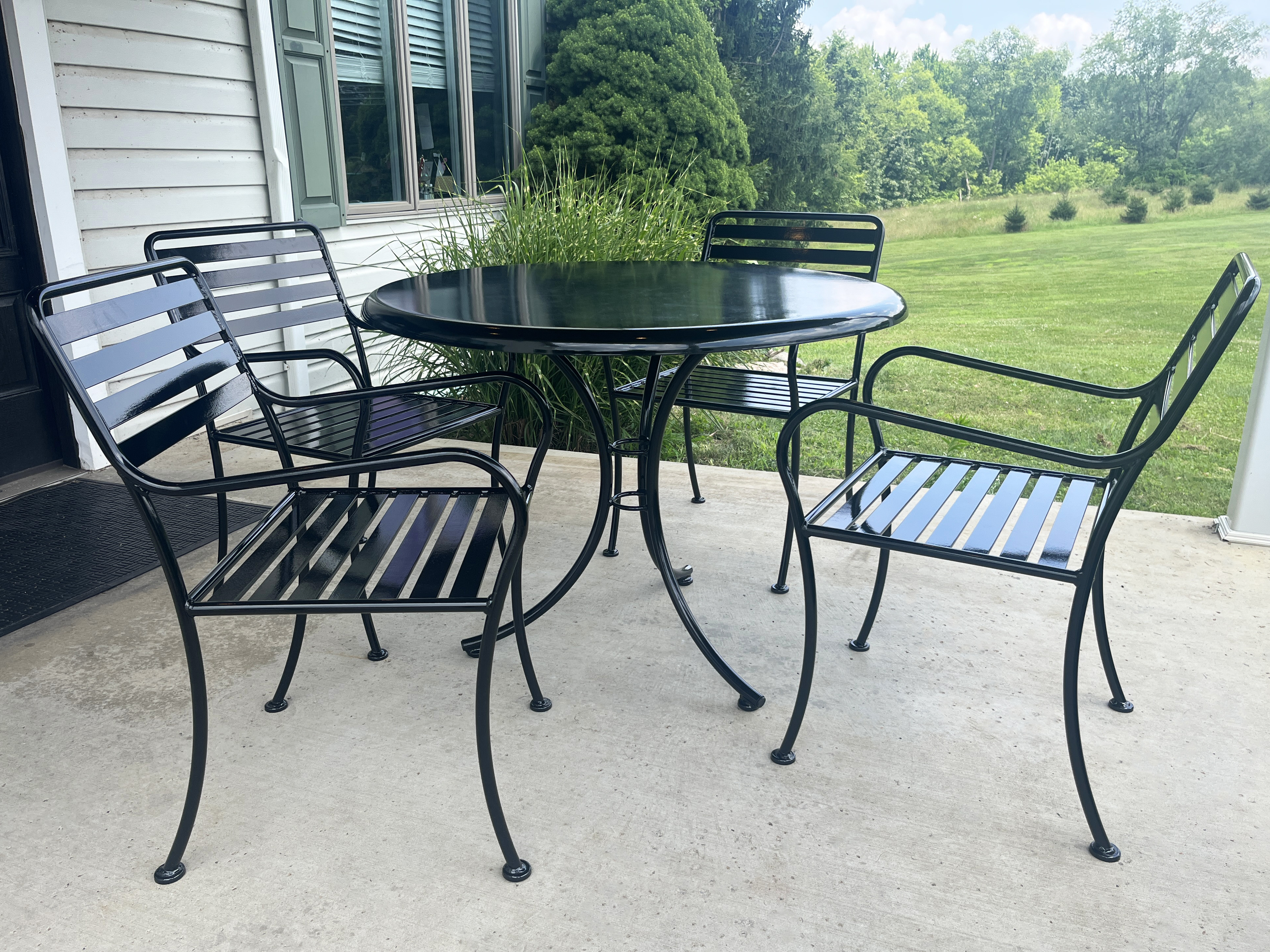 Feature Sienna Table Set Chair With Arms Glossblack 2025Redesign Krdporch (1)