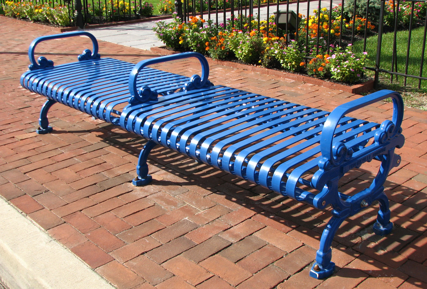 lamplighter-bench-without-back-nantucketblue-streetscape-blog9.jpg