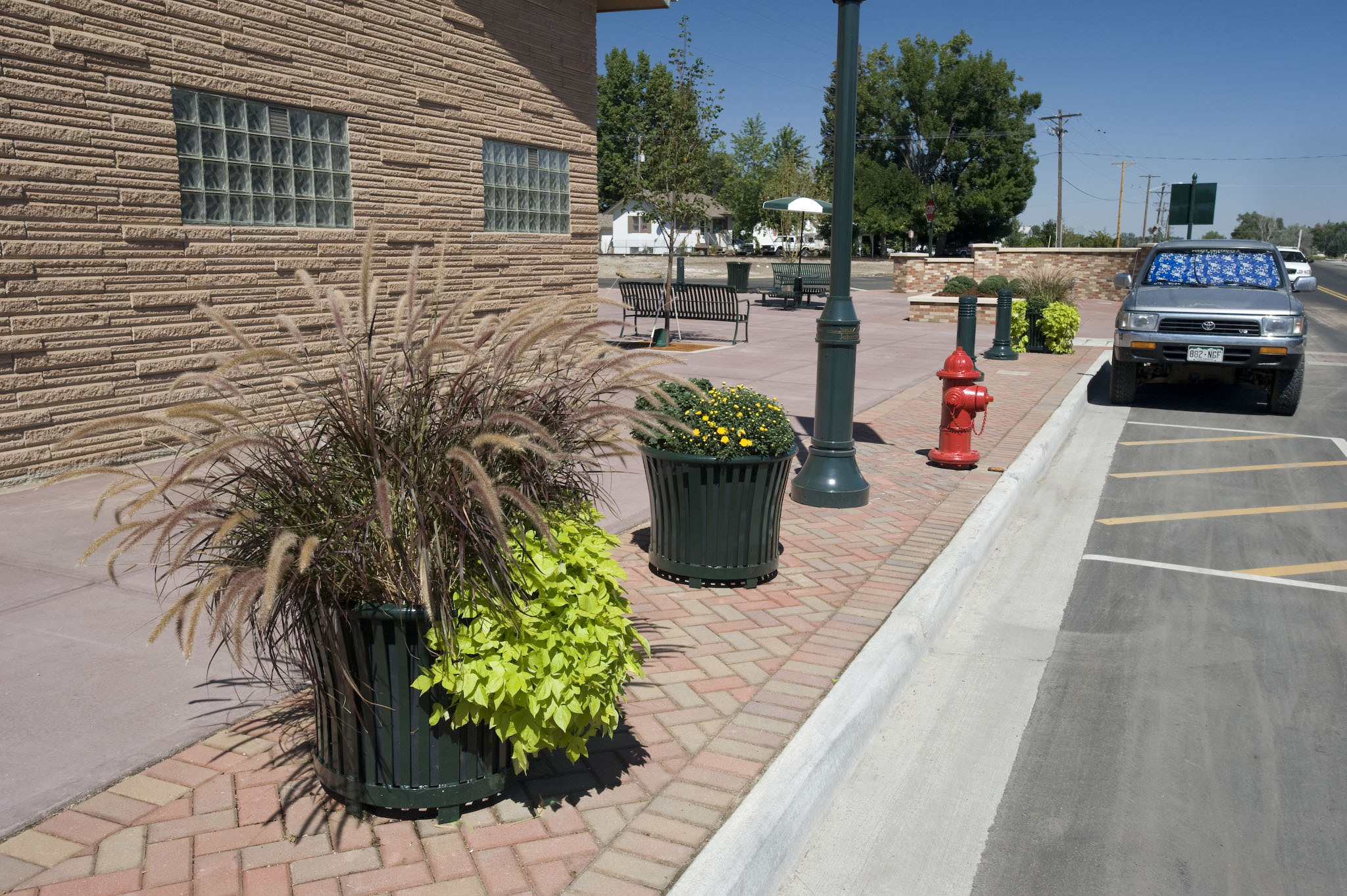 Feature Harmony Planters 10Gal Huntergreen Municipal Streetscape Johnstownco