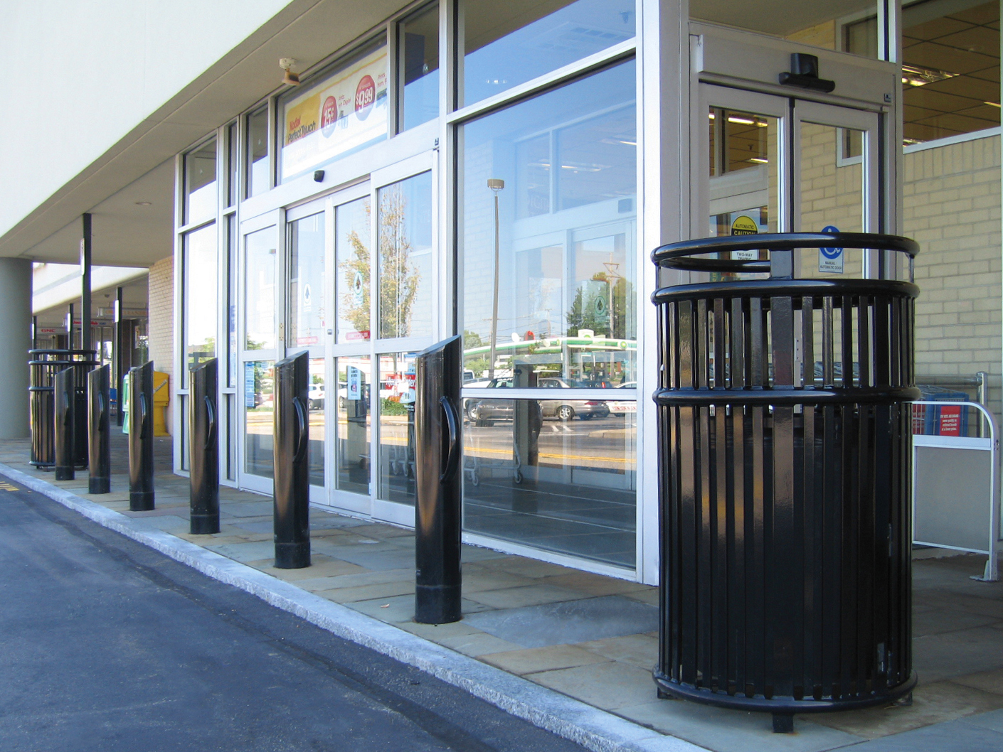 Harbor 2 Loop Angled Bollard Glossblack Retail Grocerystore Wexfordpa