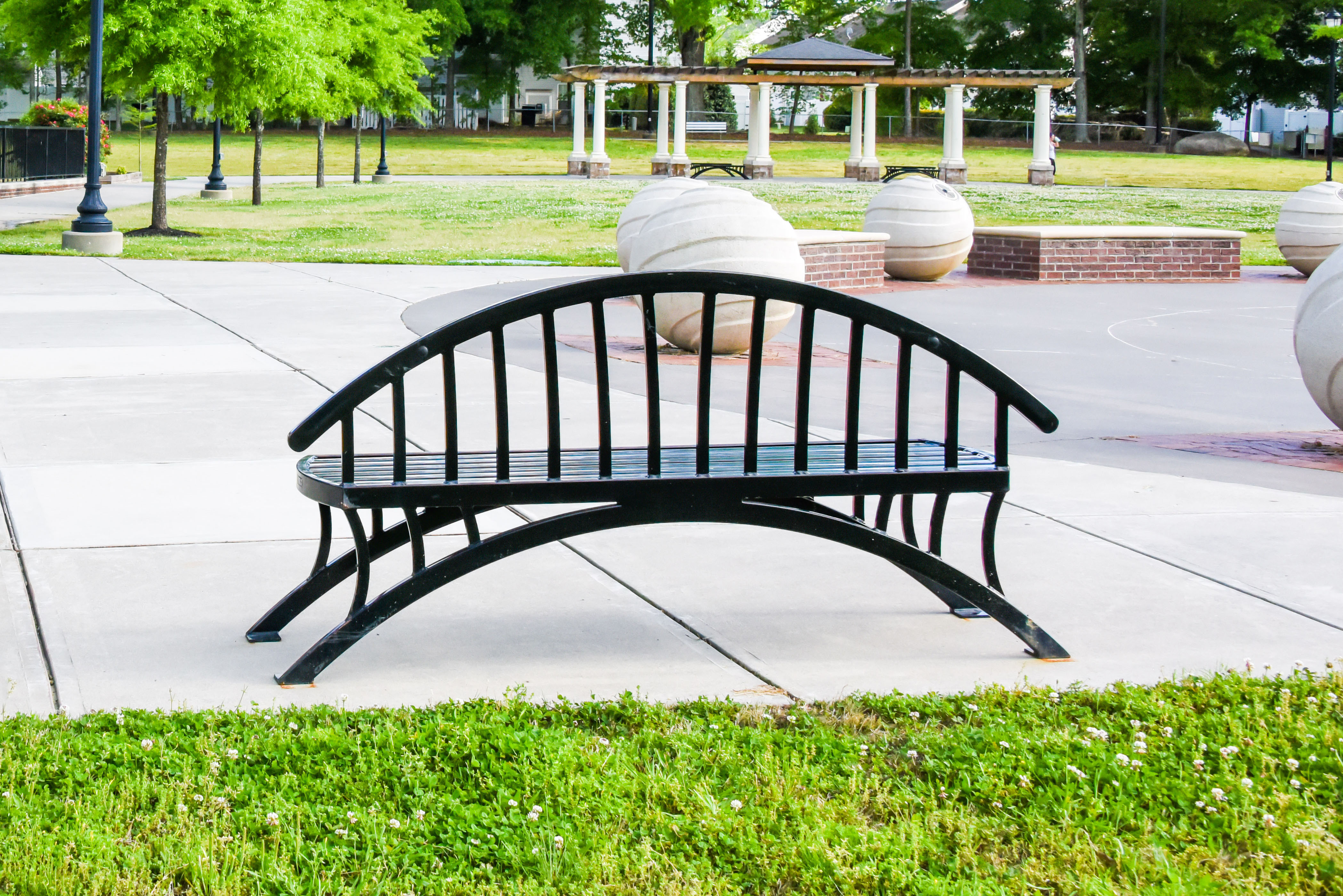 Dragonfly Bench Customback Glossblack Park