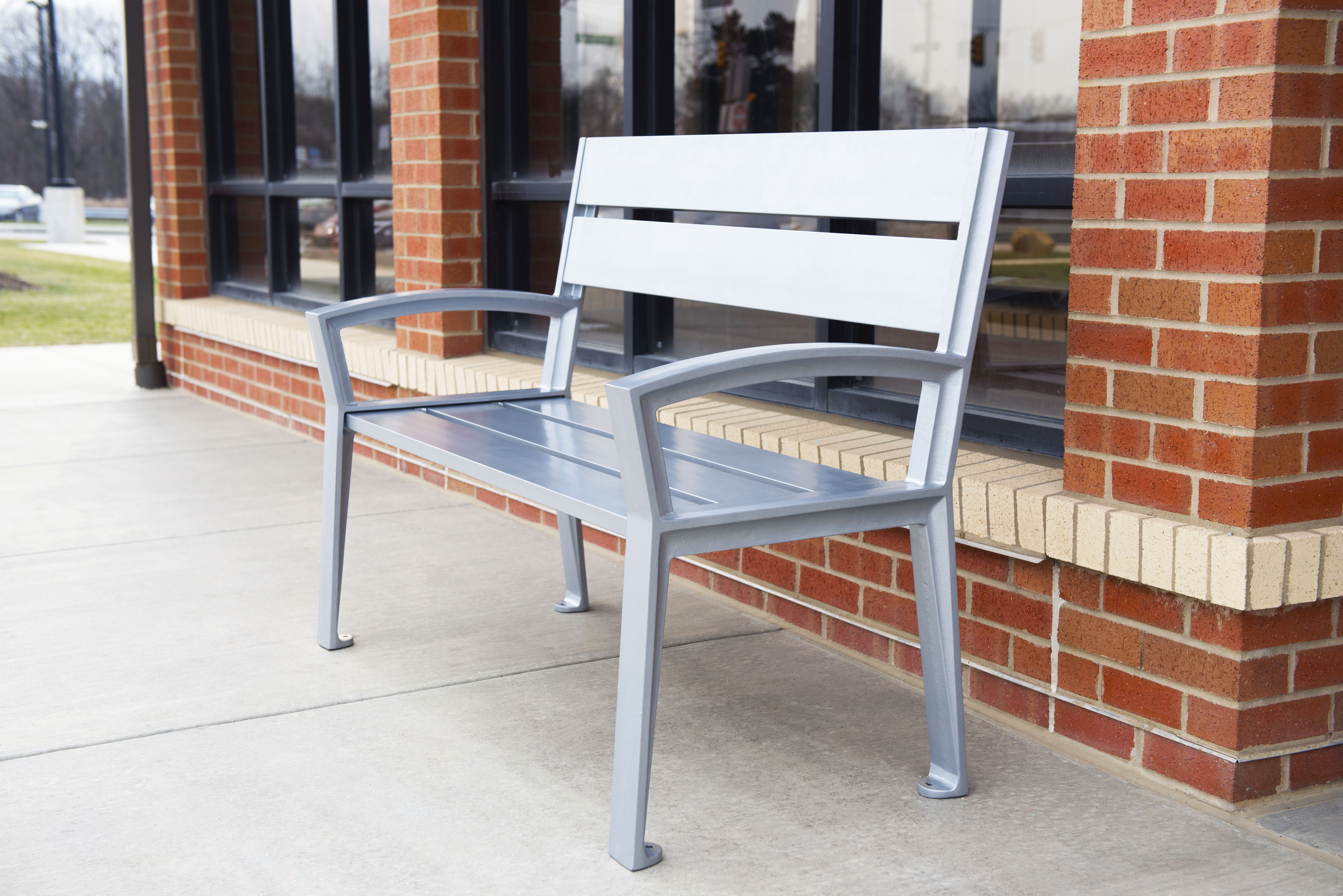Everett 4Ft Bench With Back Sparklesilver Transit