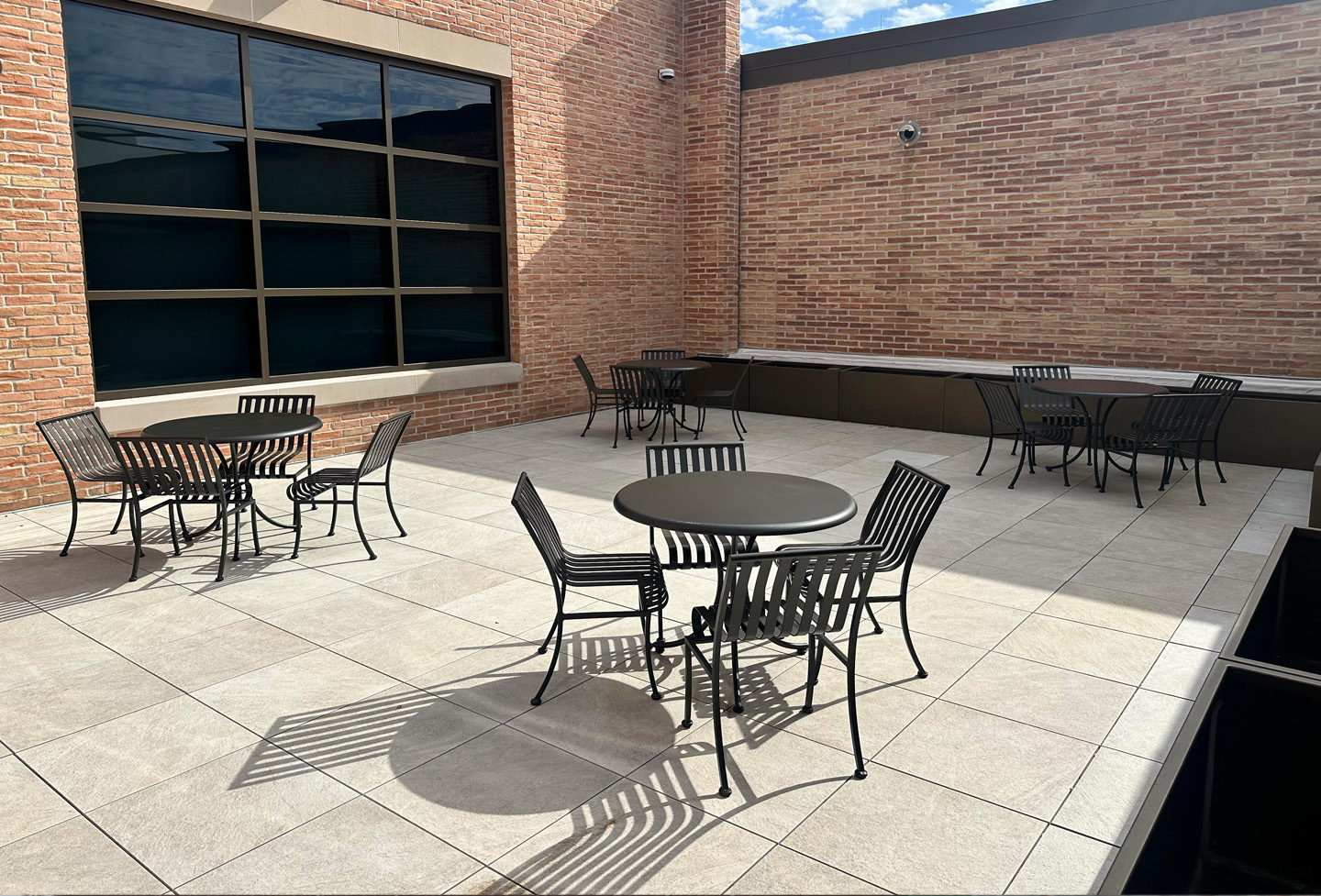 Courtyard Table Set Matteblack