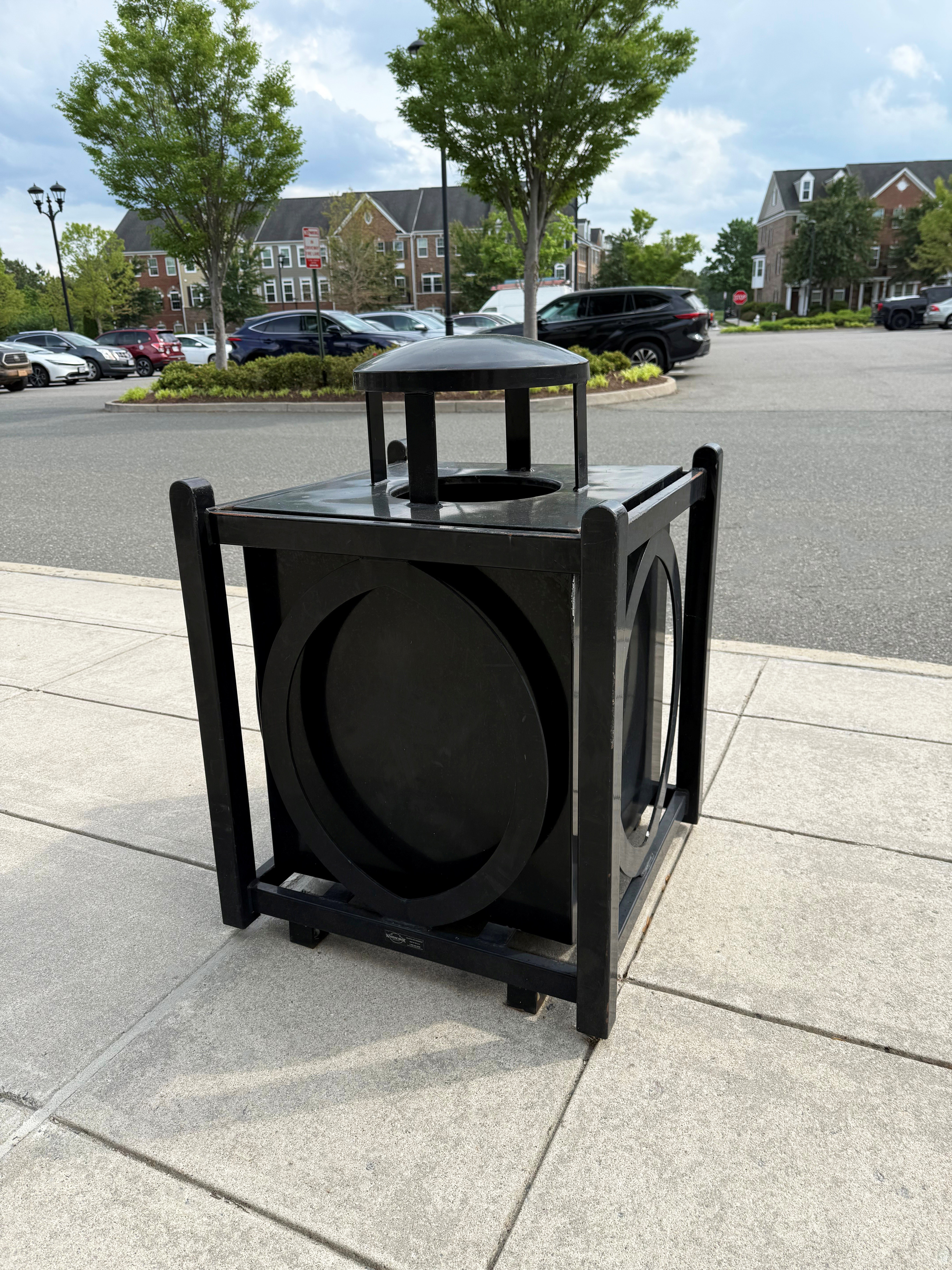 Yuma Litter Receptacle 32Gal Glossblack Retail Mixeduseddevelopment Glenalenva