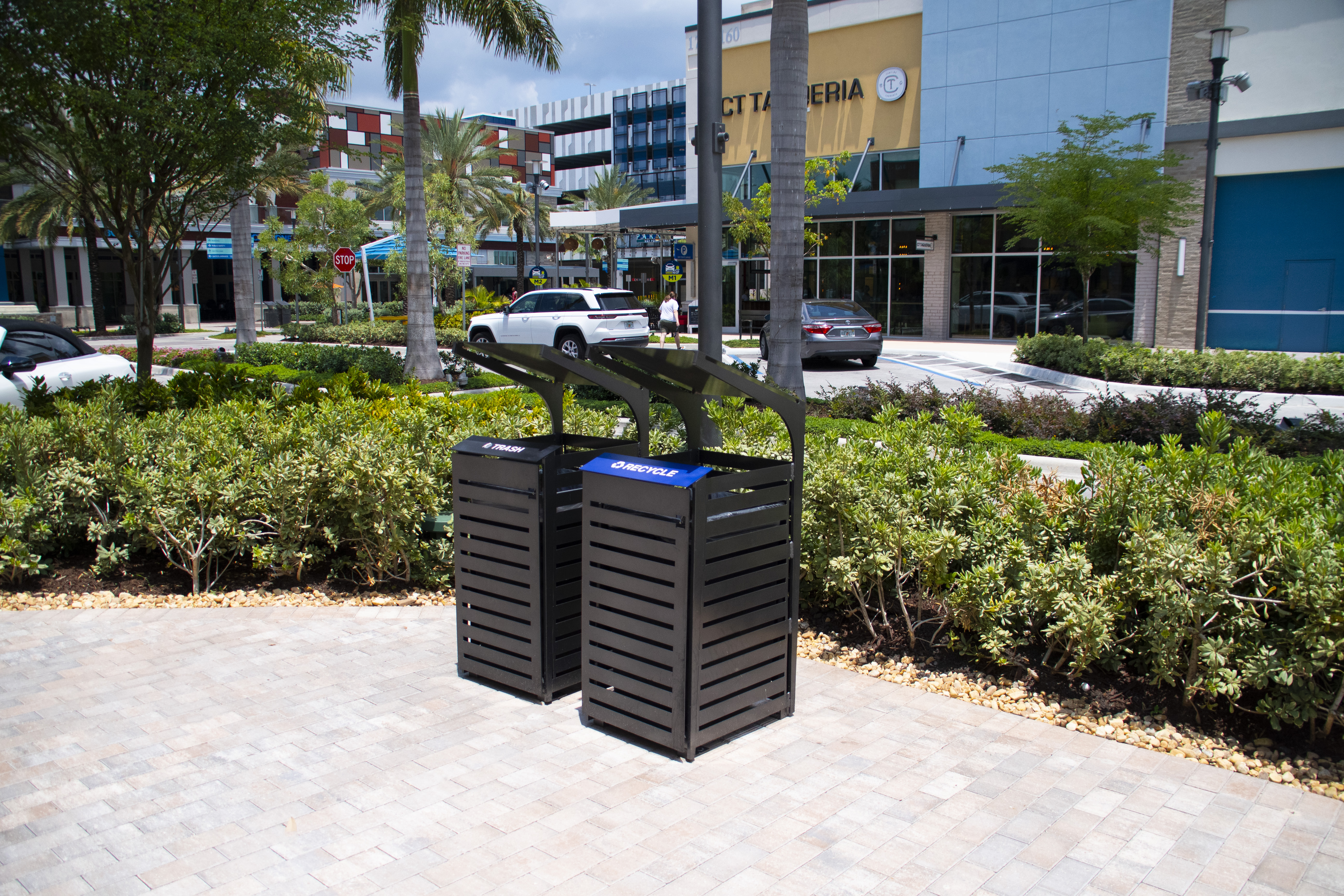 Carson 32 Gallon Litter Receptacle Recycling Chromite Retail