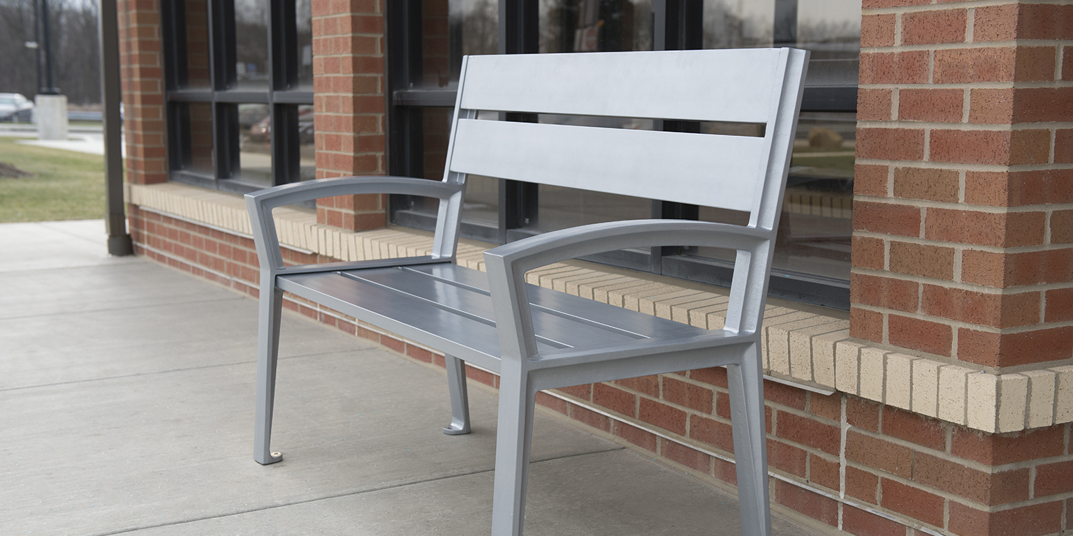 Everett Bench With Back 4Ft Sparklesilver Municipal Transit