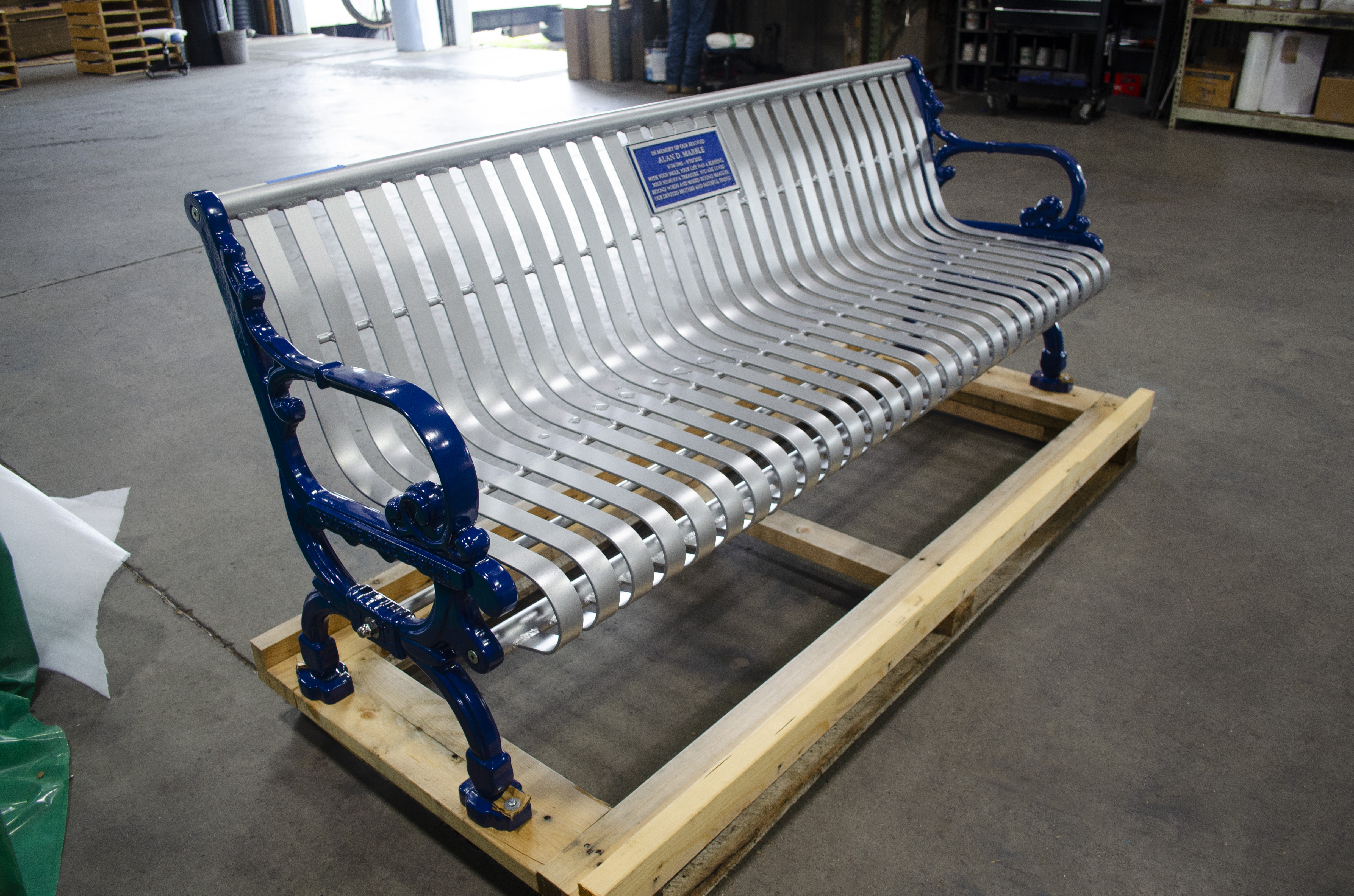 Custom Lamplighter Bench With Back Two Colors Plaque Krdplant