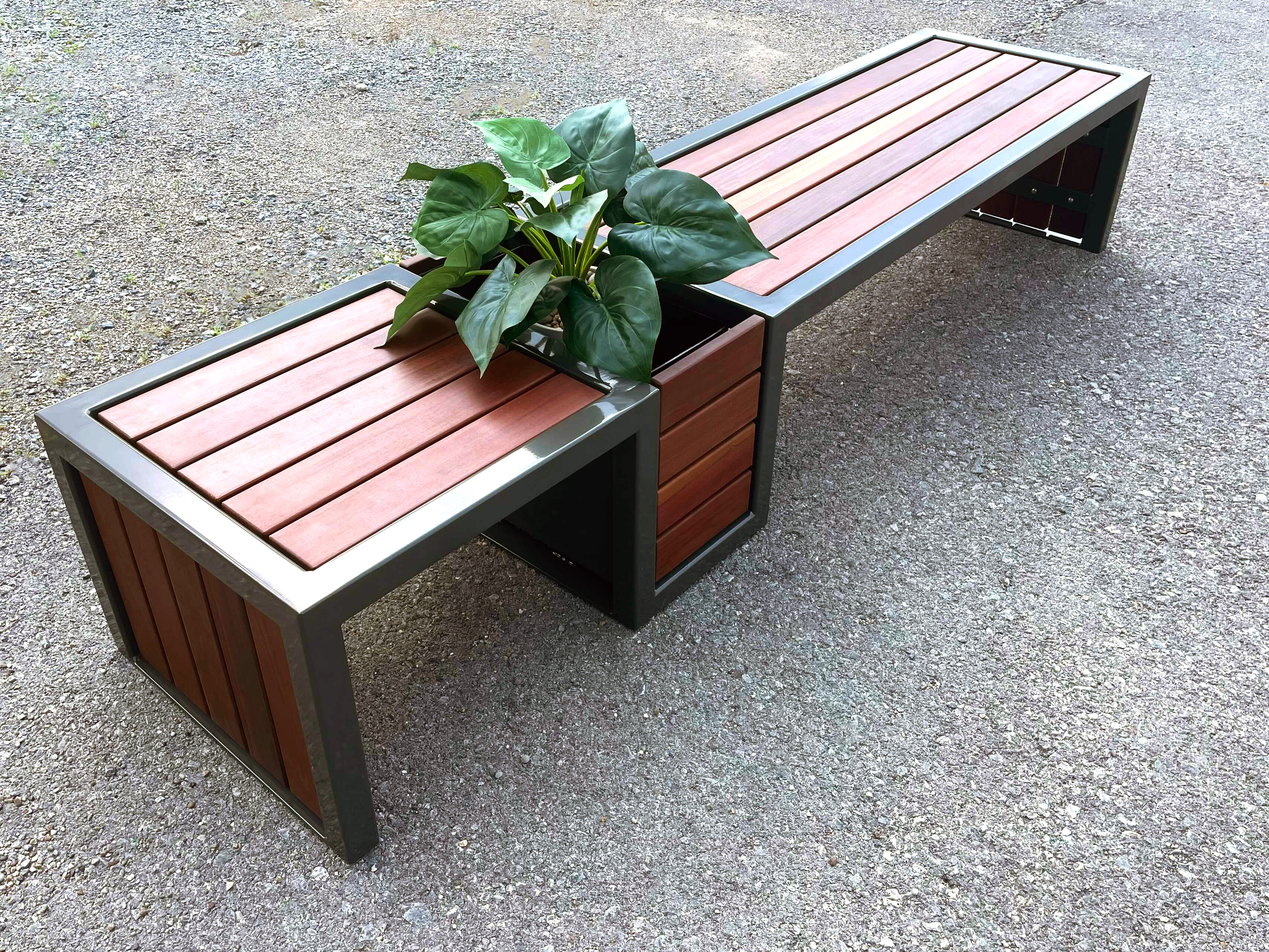 Plaza Bench With Planter 6Ft Ipe Chromite