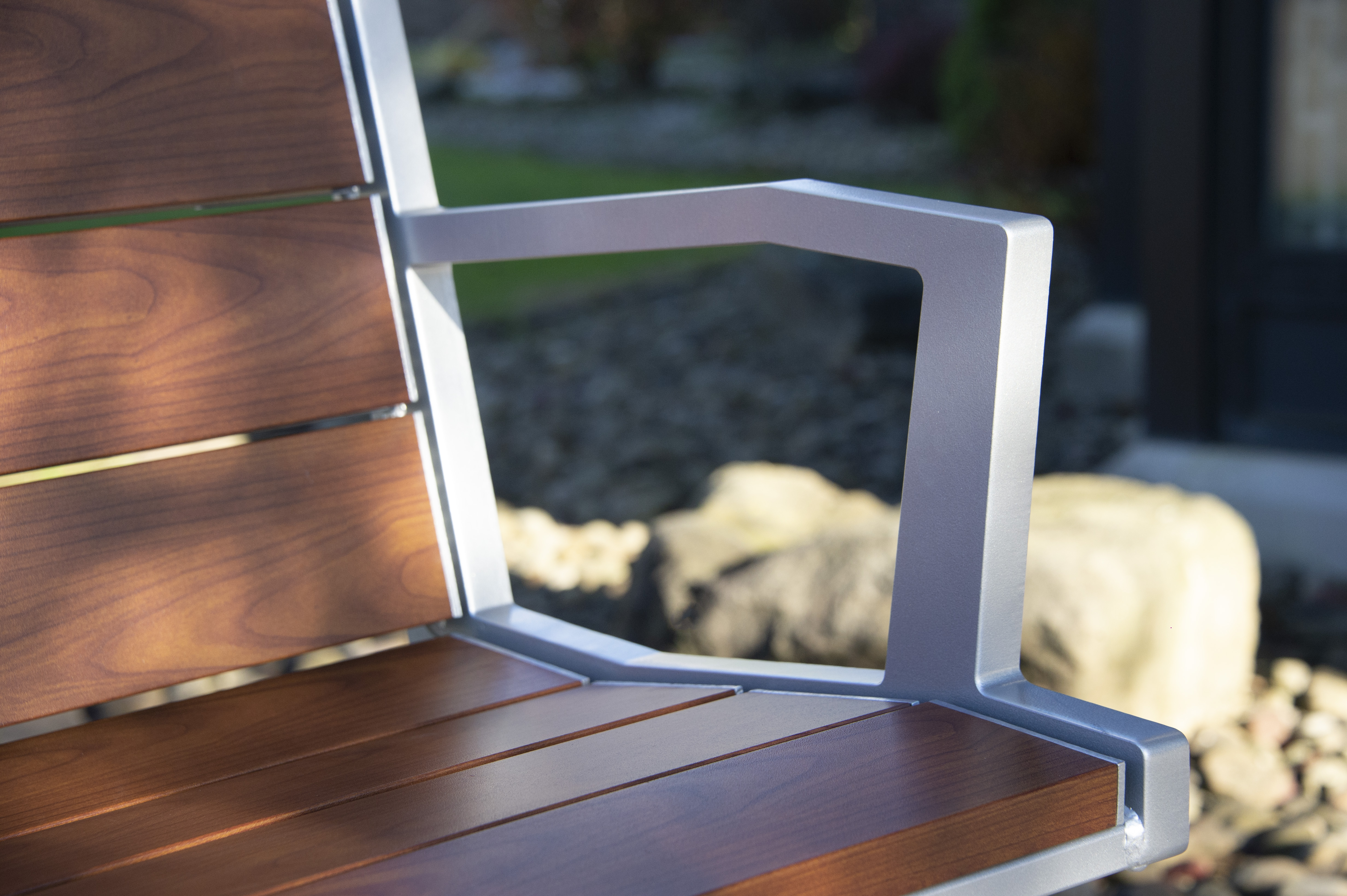 Creekview Bench With Back Sparklesilver Woodgrainaluminum Cherryflame Closeup