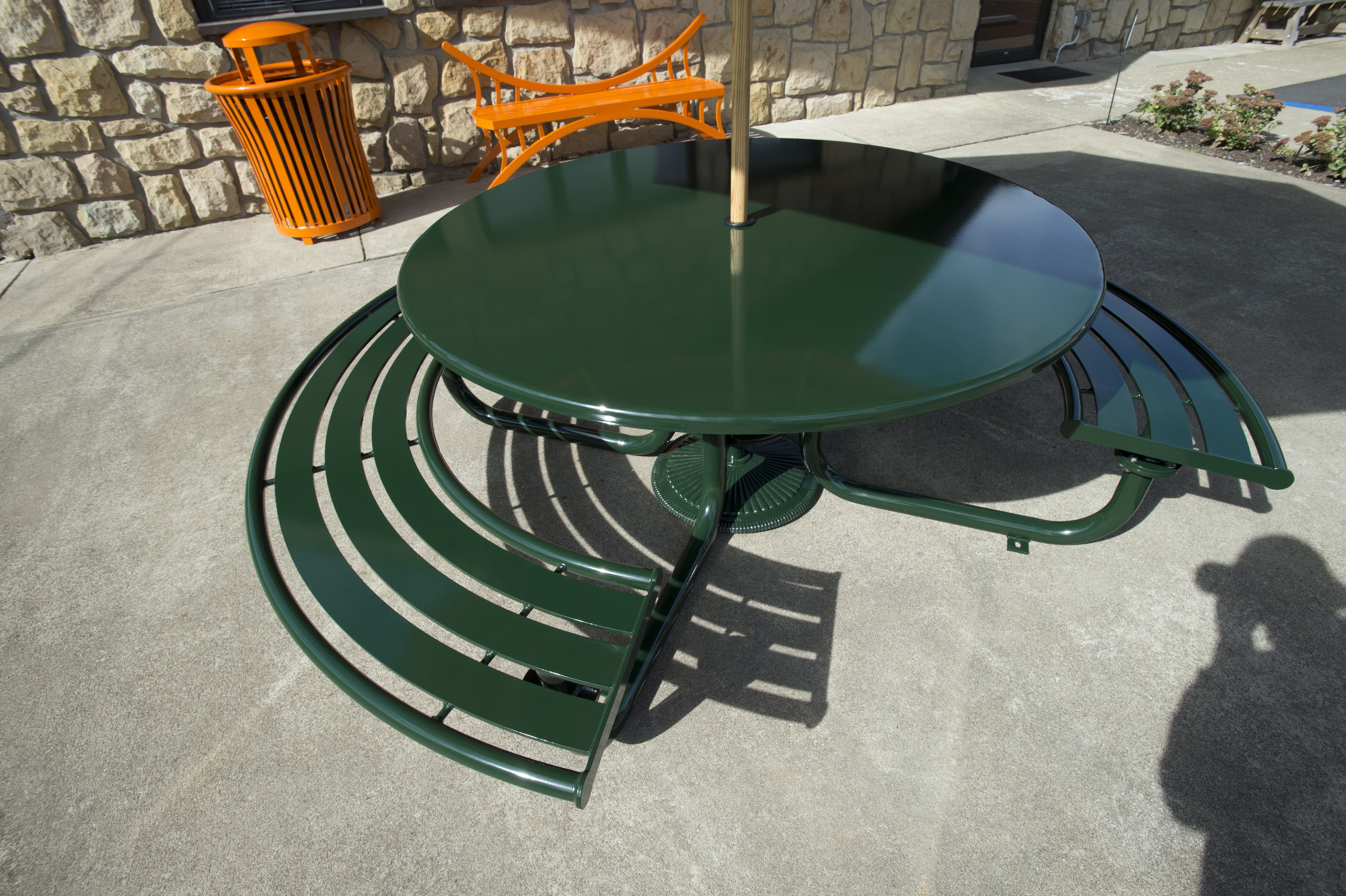 Penn Curved Table Set 40In Huntergreen Municipal Library