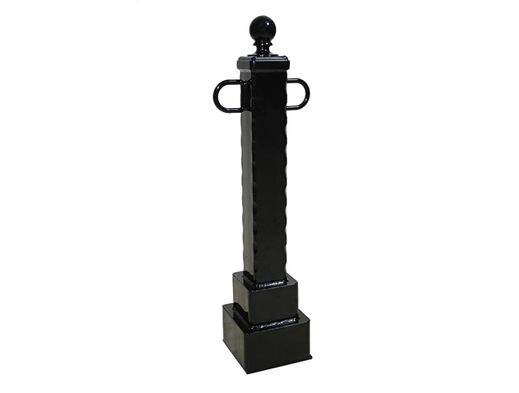 Bellevue Two Chain Bollard Main