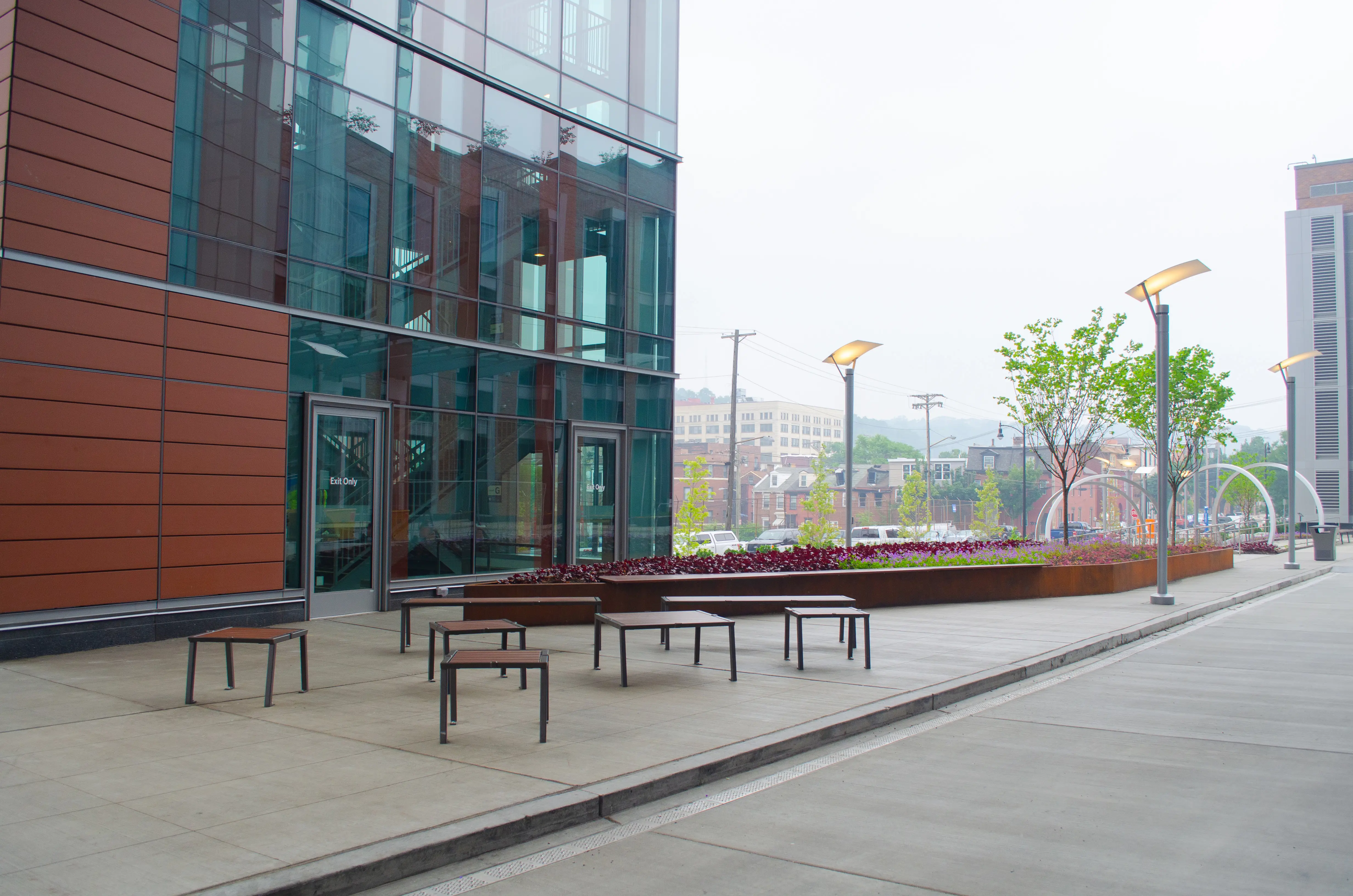 EZ16 Bronze KSA Giantplanter Weatheringsteel Pittsburghpa Upmcmercy Hospital4 (1)